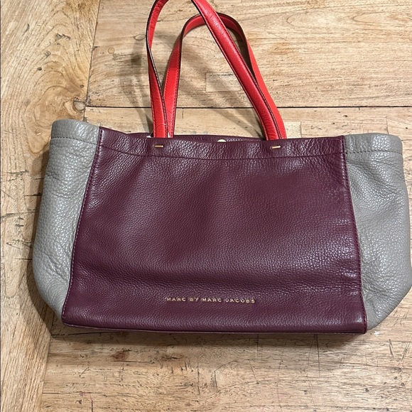 MARC BY MARC JACOBS maroon colorblock pebbled leather The T Tote purse - Picture 3 of 15